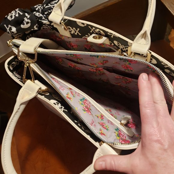 Betsy Johnson Skull Purse Satchel - Picture 3 of 3